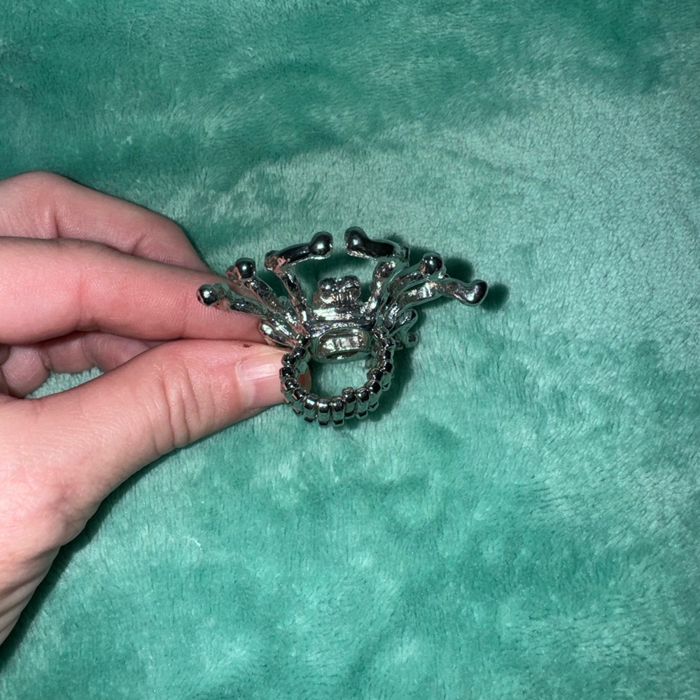 Beautiful Spider Ring. - Picture 3 of 4